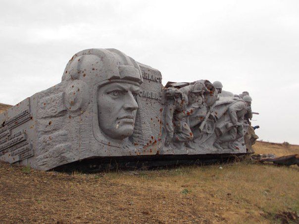 <p>Шахтарськ стоїть в руїнах. Фото: соцмережі</p>