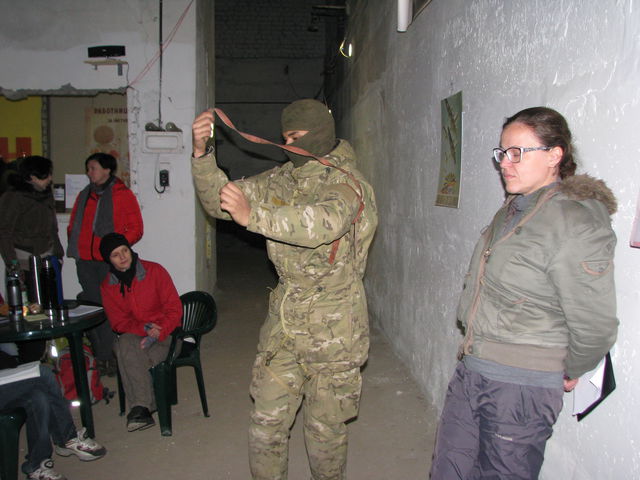Харьковчанок учили правилам поведения в бою. Фото: А. Шульга