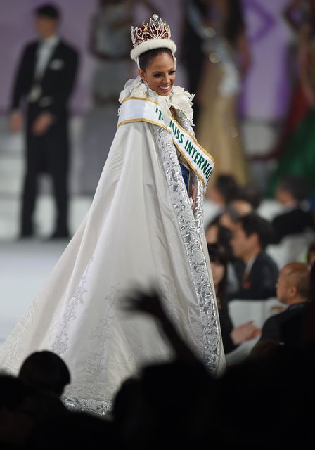 Победительницей конкурса красоты "Miss International 2014" стала уроженка Пуэрто-Рико Валери Эрнандез Матиас.<br />
В этом году 54-й по счету конкурс прошел в столице Японии Токио. Фото: AFP