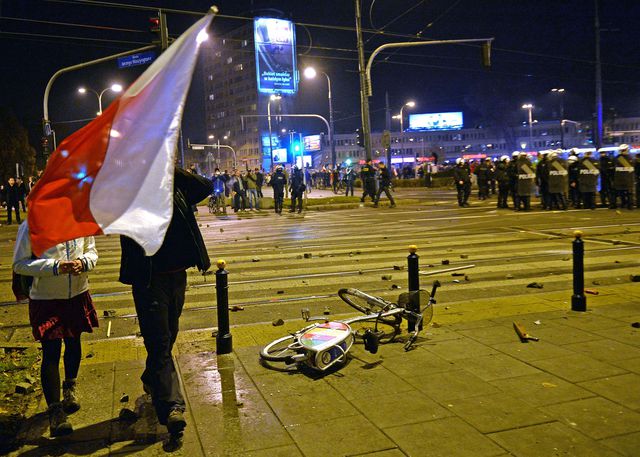 Массовые беспорядки в Варшаве "завершили" празднование дня независимости Польши, фото AFP