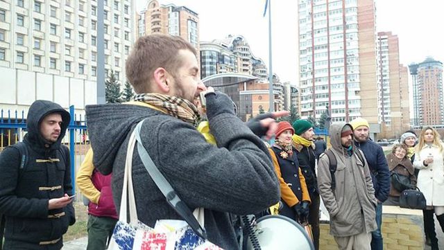 <p>Акція з порятунку "Жовтня". Фото: Maidan Press Center</p>