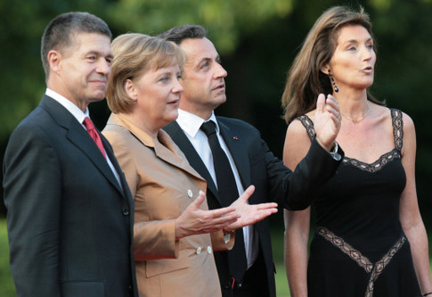 Ангела Меркель с мужем и президент Франции Николя Саркози с женой Сессилией. Фото AFP