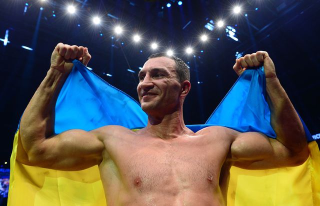 Українець Володимир Кличко захистив титул чемпіона світу у важкій вазі за версією Міжнародної боксерської федерації (IBF), перемігши болгарина Кубрата Пулєва. У 12-раундовому поєдинку, який пройшов в Гамбурзі на стадіоні 