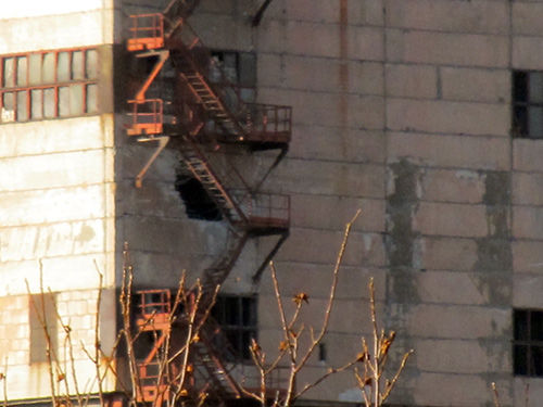 <p>Луганськ стоїть в руїнах. Фото: informator.lg.ua</p>