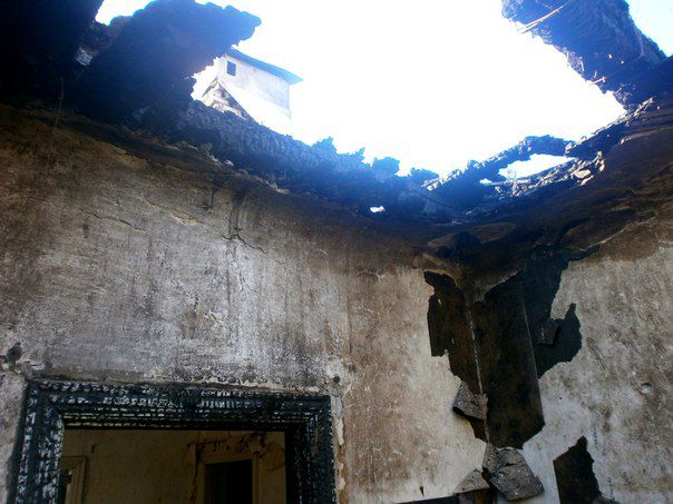 <p>У місті пошкоджено сотні будинків. Фото: соцмережі</p>