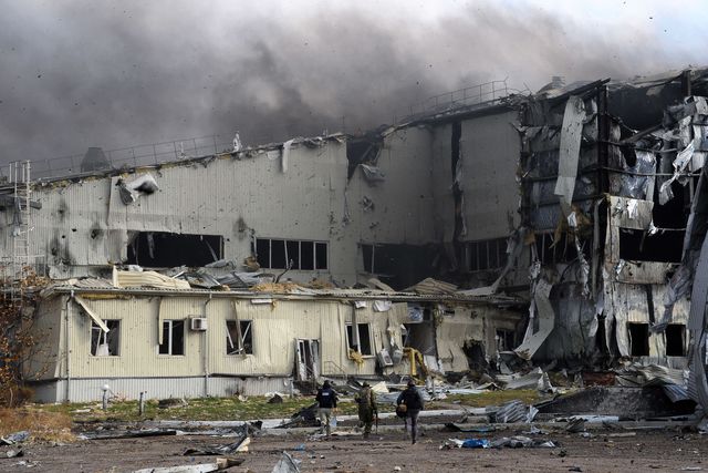 Зруйнований аеропорт ім. Прокоф'єва. Фото: AFP