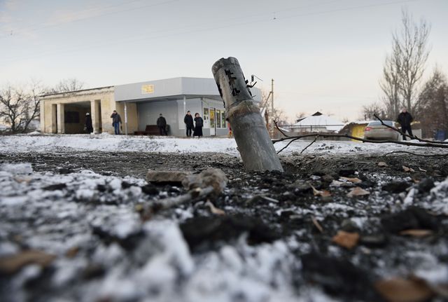 Бойовики обстріляли с. Орлівка Донецької області. В результаті обстрілу було поранено 4 людини, серед них – шестирічна дитина. Фото: AFP