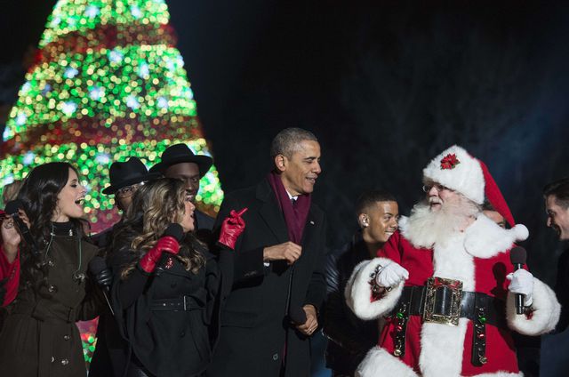 <p>Обама запалив вогні на різдвяній ялинці перед Білим домом, фото AFP</p>