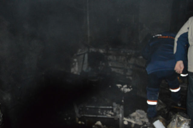 В Новомосковске на пожаре погибли люди. Фото: ГСЧС