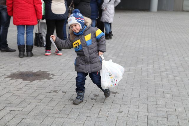 <p>У загальній складності в Донецьку та Луганську області вирушило 285 тисяч новорічних подарунків</p>