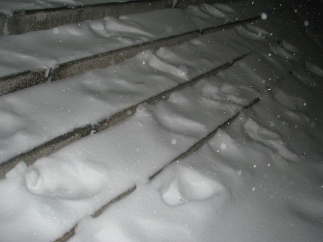 <p>Дніпропетровськ замело снігом. Фото: Андрій Нікітін</p>