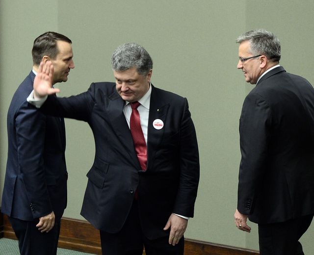 Порошенко с визитом в Польше. Фото: AFP