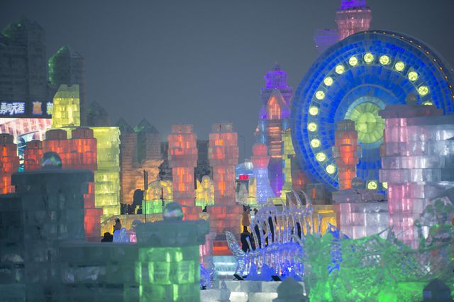 <p>У Китаї побудували казкове крижане місто, фото AFP</p>