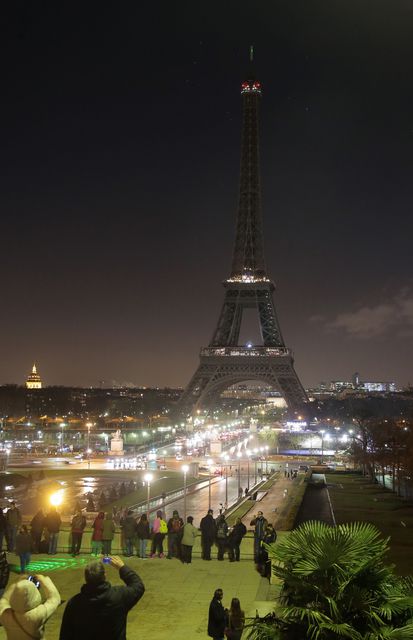 В Париже продолжаются траурные митинги, фото AFP