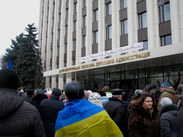 <p>У Дніпропетровську вшанували пам'ять загиблих на Донбасі. Фото: Андрій Нікітін</p>