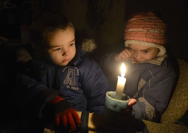 ЮНИСЕФ Украина уже обеспечил около 1100 детей и взрослых, живущих в бомбоубежищах и подвалах, наборами предметов гигиены. Фото: unicef.org.ua, AFP