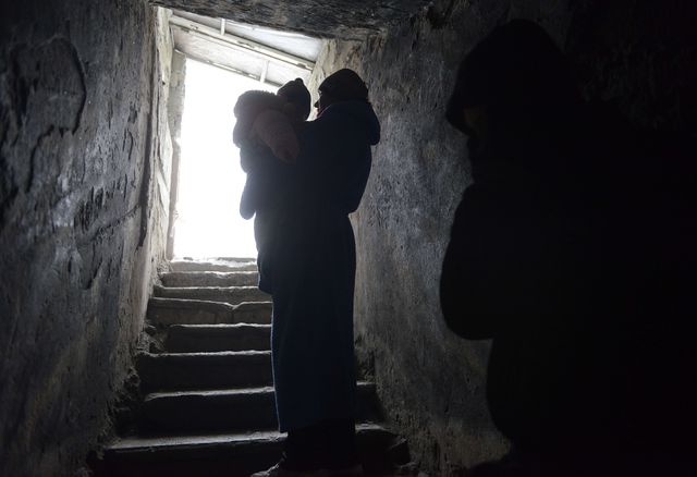 ЮНИСЕФ Украина уже обеспечил около 1100 детей и взрослых, живущих в бомбоубежищах и подвалах, наборами предметов гигиены. Фото: unicef.org.ua, AFP