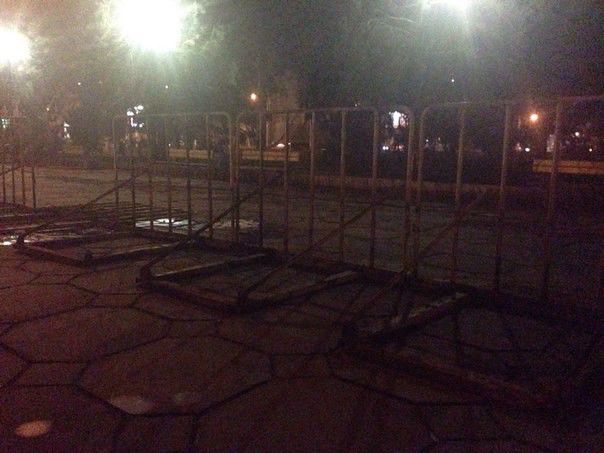 Ленина в Запорожье окружают забором, фото zanoza-news.com
