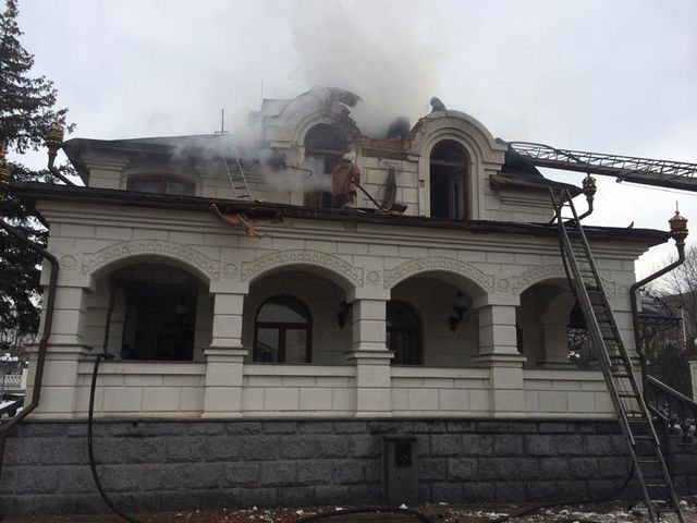 Храм   попал под обстрел  боевиков. Фото: Горловская и Славянская епархия