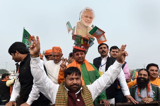 В Індії прихильники прем'єр-міністра вийшли на вулицю з підтримкою політика. Фото: AFP
