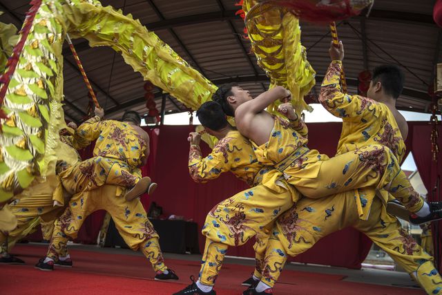 Новый год – самый длинный и самый важный праздник в китайском календаре, который сопровождается фестивалями, а праздничные мероприятия длятся 15 дней. Фото: AFP