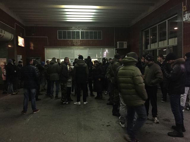 Активисты заблокировали метро Крещатик, фото Facebook.com/kupr.melnychenko
