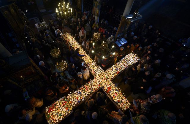 10 февраля православных христиане праздновали день Святого священномученика Харалампия – покровителя пчеловодов. Фото: AFP