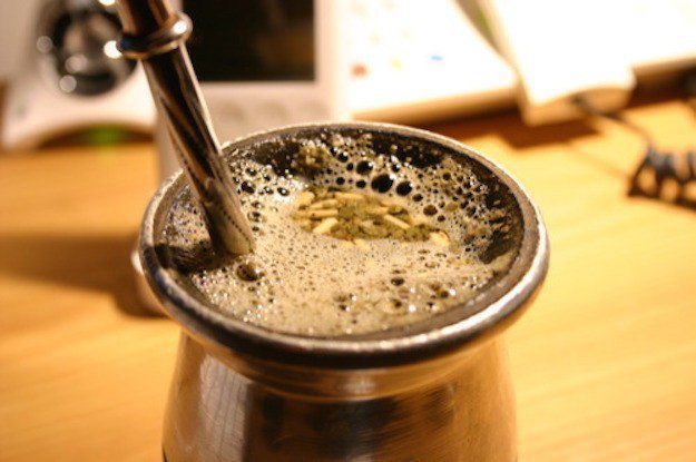 Аргентина<br />
Мате – зелений чай, популярний в Південній Америці, Португалії, Лівані та Сирії. Чай володіє особливим глибоким ароматом і може бути поданий як гарячим, так і холодним.