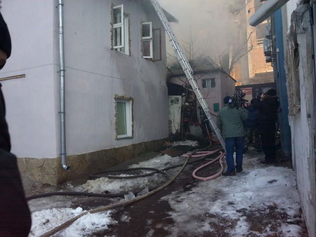 <p>Пожежа на Дмитрівській. Фото: Ірина Винокурова</p>
