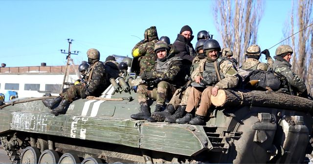 Вывод украинских военных из Дебальцево. Фото: hromadske.tv