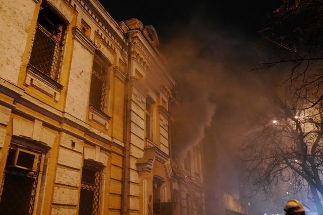 В Киеве горел дом. Фото: Эльдар Сарахман/Gazeta.ua
