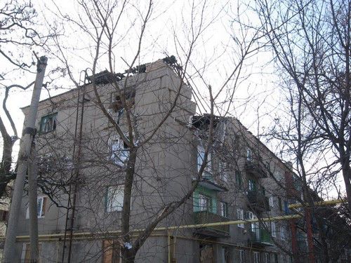 В Попасной – много разрушенных домов. Фото:  informator.lg.ua.