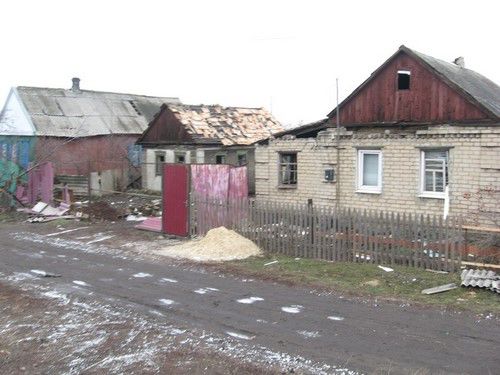 В Попасной – много разрушенных домов. Фото:  informator.lg.ua.