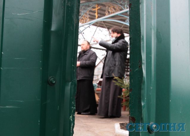 Сектант принес тело жены в церковь | Фото: Александр Яремчук