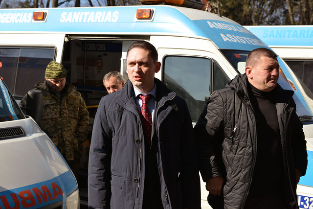 Машины  передали украинским военным. Фото:  пресс-служба