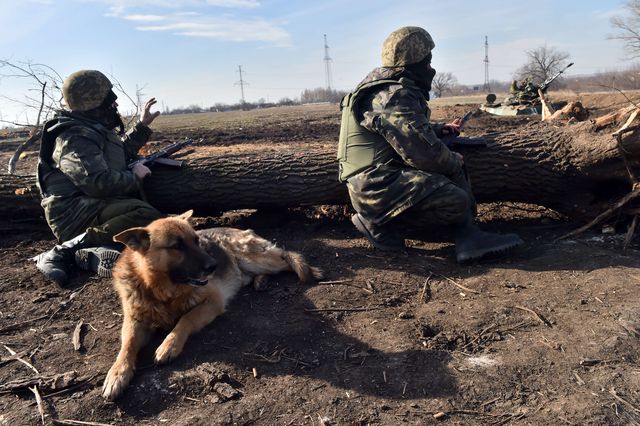 Украинские военнослужащие держат оборону под Курахово. Фото: AFP