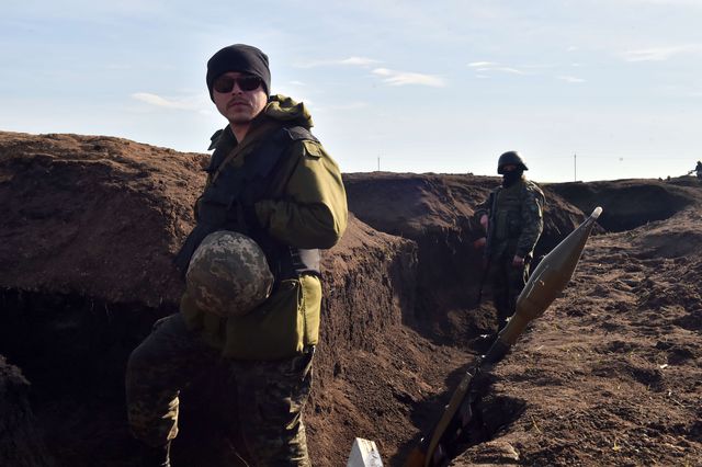 Українські військовослужбовці тримають оборону під Курахово. Фото: AFP