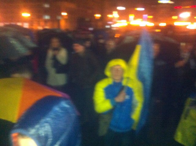 <p>На Майдані вшанували пам'ять убитого донецького активіста, фото Олексій Біловол/Сегодня</p>