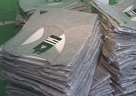 Одессит открыл подпольный цех брендовой спортивной одежды. Фото: mvs.gov.ua