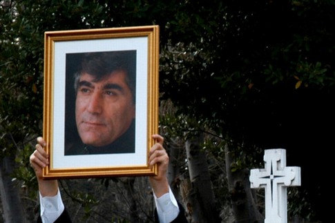 Турецкий журналист армянского происхождения Грант Динк. Фото AFP