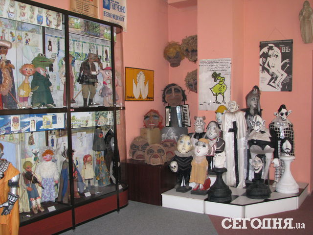 Музей. У театрі зберігаються сотні раритетних ляльок, серед яких – рідкісні експонати. Фото: А. Шульга
