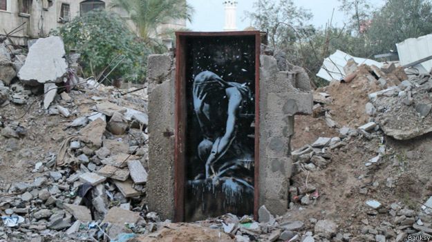Сектор Газа. Дверь с граффити Бэнкси могла обогатить палестинца, но он ее продал за $175<br />
