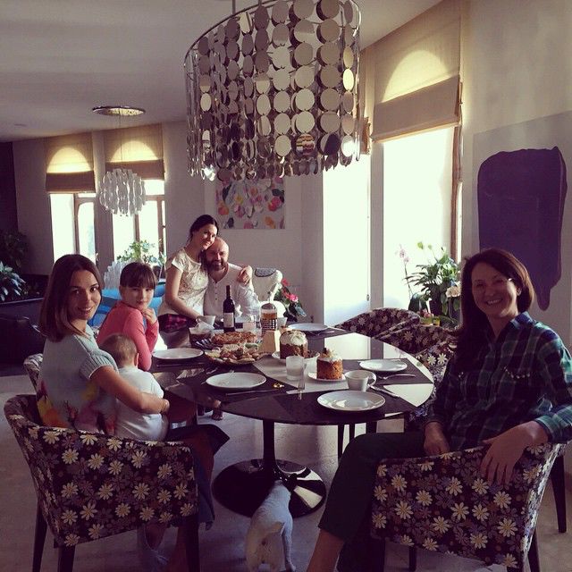 Маша Єфросиніна з родиною. фото:instagram.com