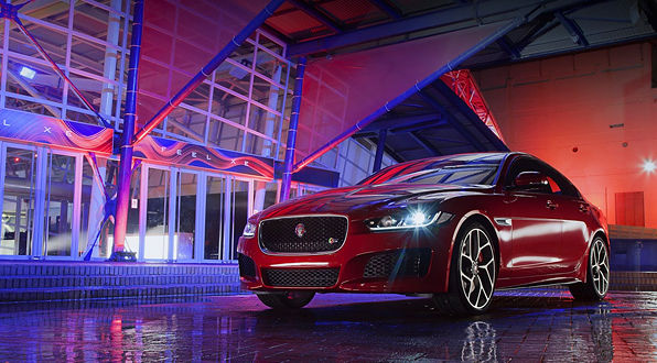 <p>Jaguar XE запустили в серію. Фото: autonews.ru</p>