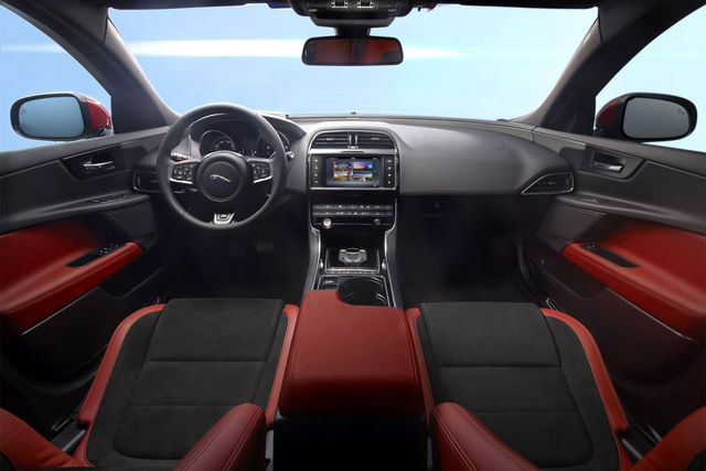 Jaguar XE запустили в серию. Фото: autonews.ru