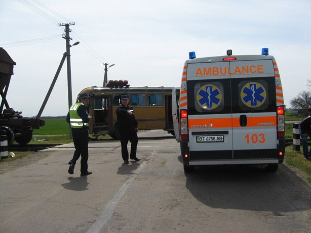 Пострадавших увезли в больницу. Фото: kherson.mns.gov.ua