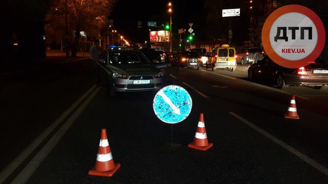 Водитель за рулем автомобиля Infiniti врезался в машины, стоящие на перекрестке. Фото: Фото: Влад Антонов