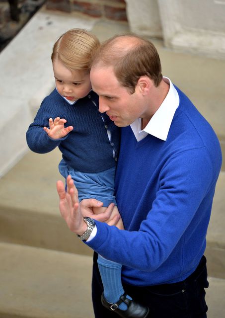 Принц Уильям с сыном. Фото:AFP