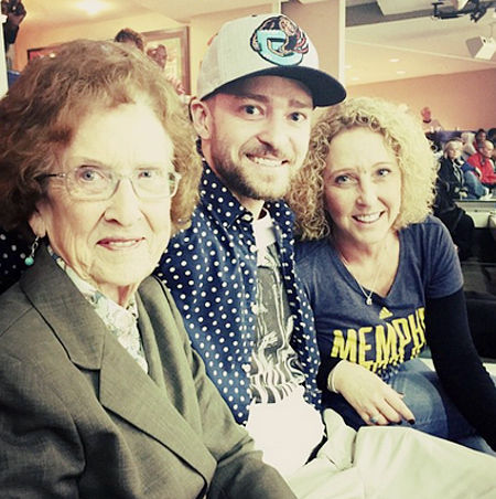 Джастін Тімберлейк з мамою і бабусею. фото: instagram