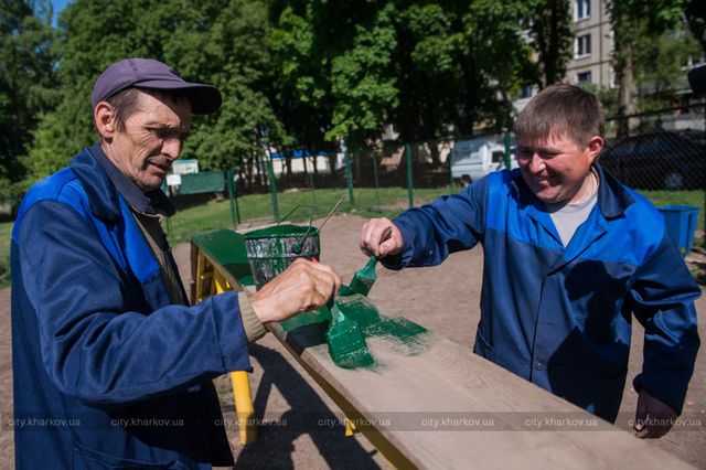 <p><span>Нововведення. Майданчики зі спортснарядами і кінологами. Фото: city.kharkov.ua</span></p>